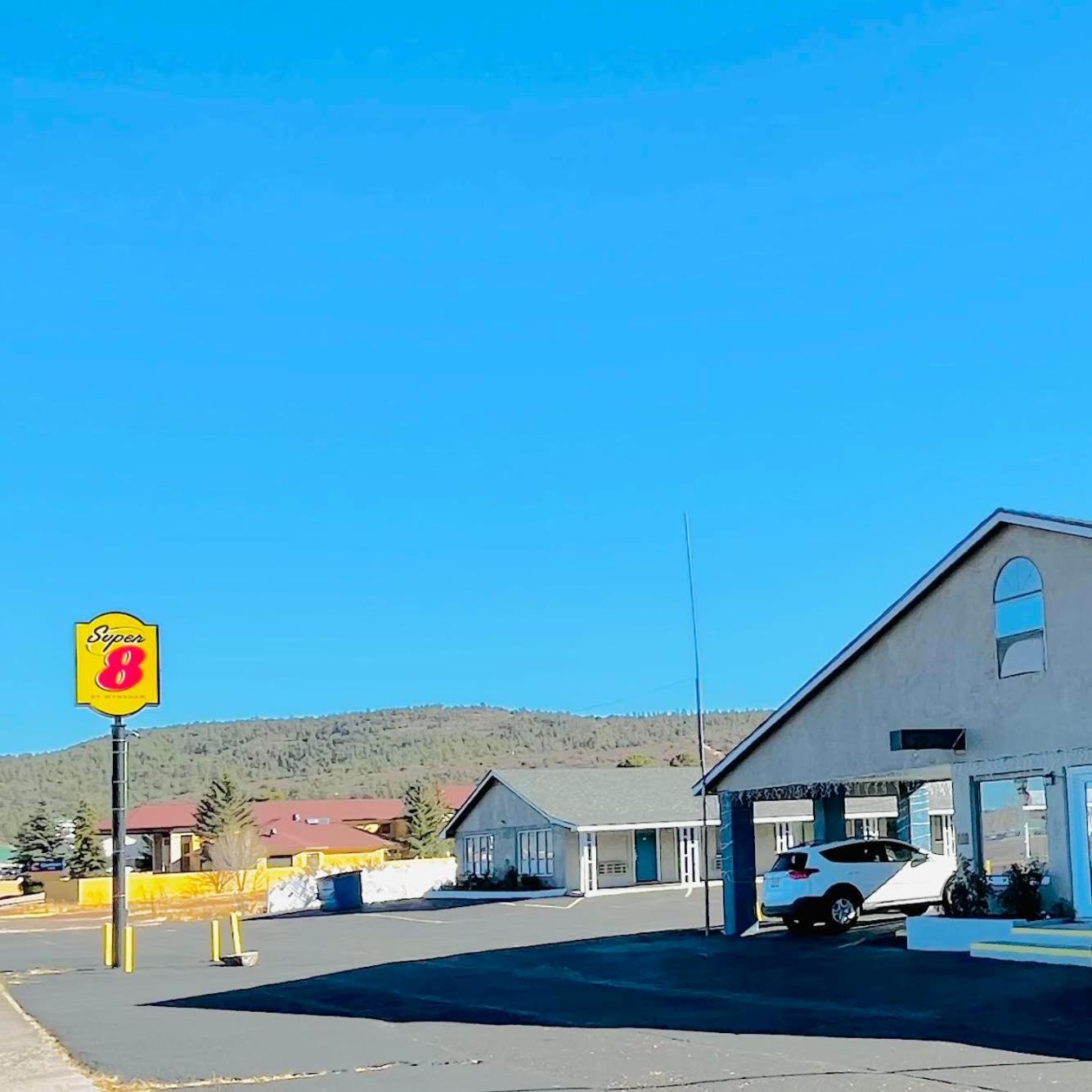 Super 8 By Wyndham Williams West Route 66 - Grand Canyon Area Exterior photo